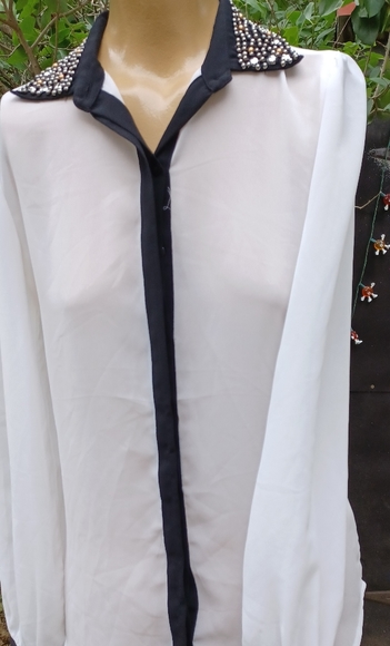 Sheer top - Picture 2 of 10